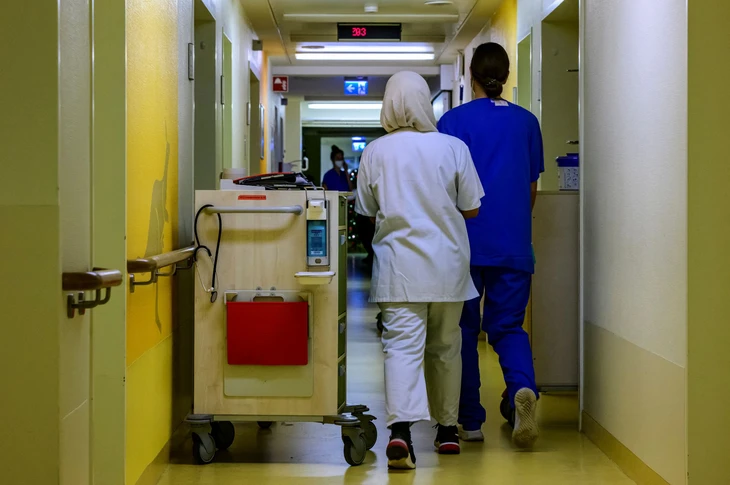 Deutschland schockiert über Arzt, der verdächtigt wird, 15 Palliativpatienten ermordet zu haben – Foto 1.