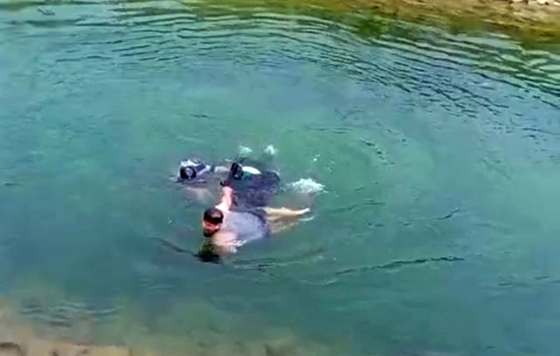 Suspected mother committed suicide with her nearly 2-year-old son in the main canal of Phu Ninh -0