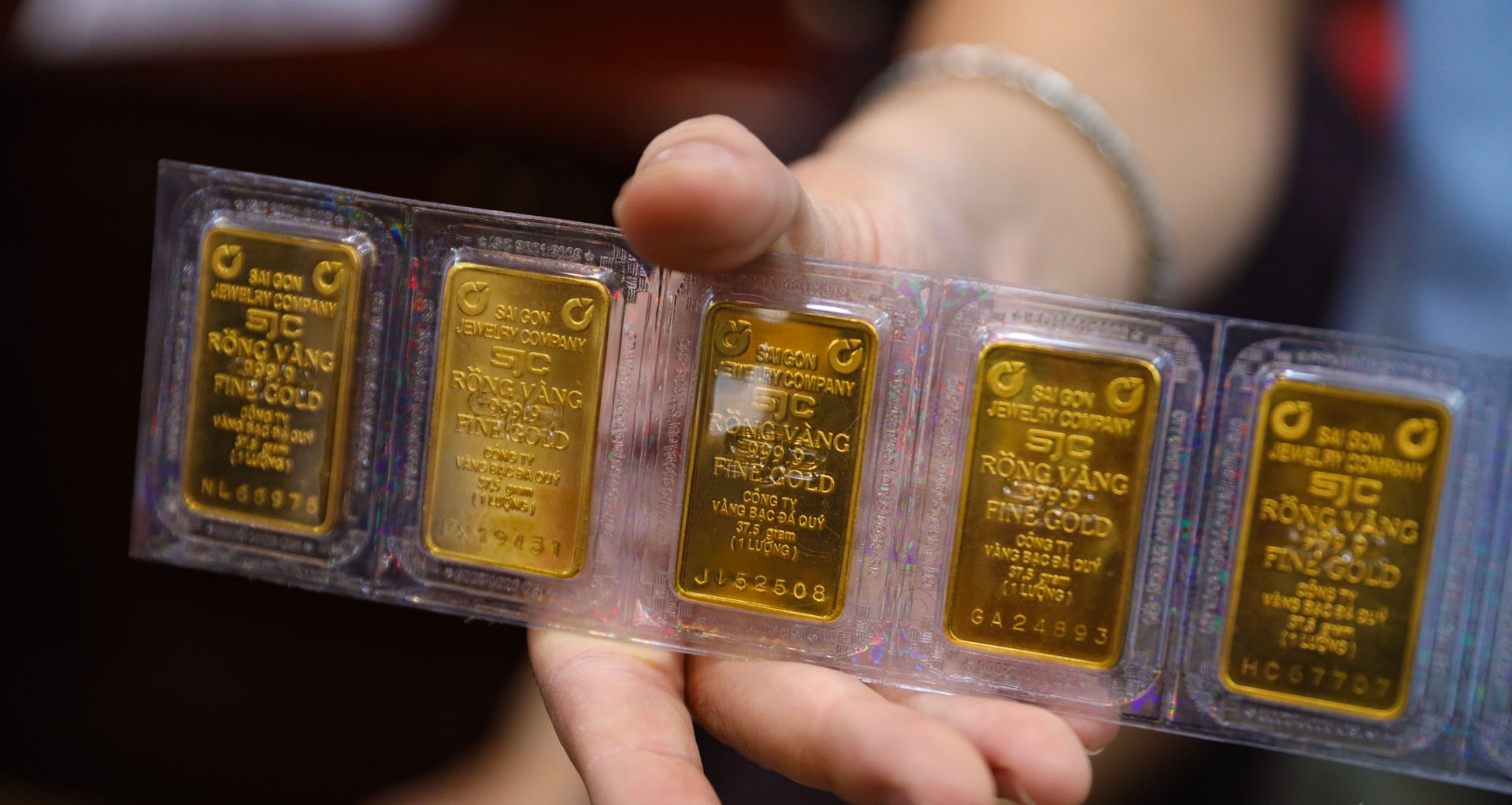 10年間の激しい変動で、金価格は1タエルあたり約8500万ドン上昇した。
