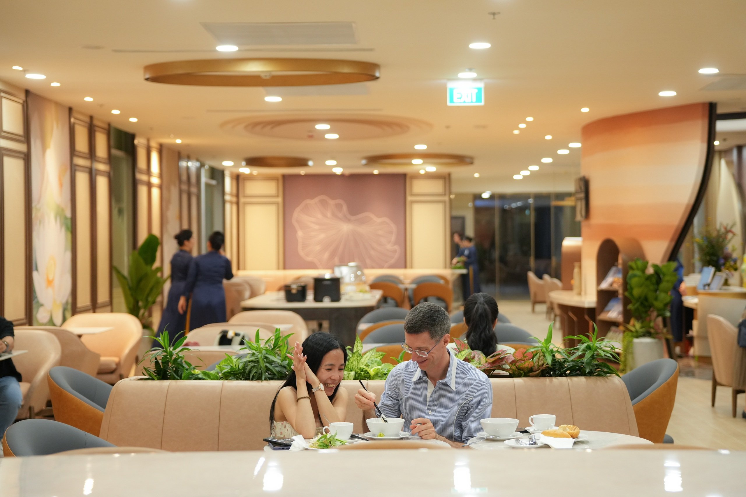 Những hành khách đầu tiên 'xông đất' nhà ga T3 hiện đại nhất Việt Nam  - Ảnh 13.