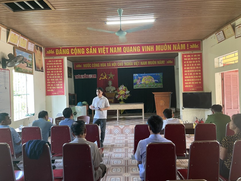 Anh Huy thuyết trình về mô hình du lịch trải nghiệm tại Hồng Lam.