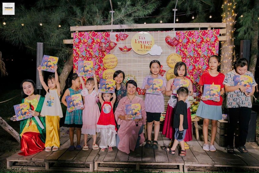 Tổ chức Tết Trung thu cho các em nhỏ trên "ốc đảo" .
