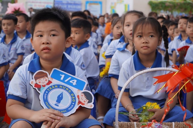 Lưu ý quan trọng khi đăng ký tuyển sinh đầu cấp: Nếu không trúng tuyển diện trái tuyến, phải làm gì?- Ảnh 1.