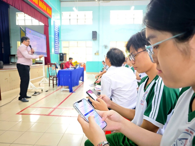 Thi tốt nghiệp THPT năm 2025: Lưu ý về môn tự chọn - Ảnh 1.