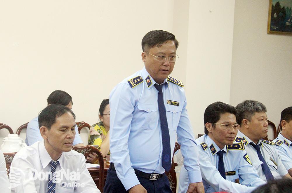 Chi cục trưởng Chi cục Quản lý thị trường Đồng Nai Nguyễn Văn Phúc phát biểu tại hội nghị. Ảnh: Lam Phương