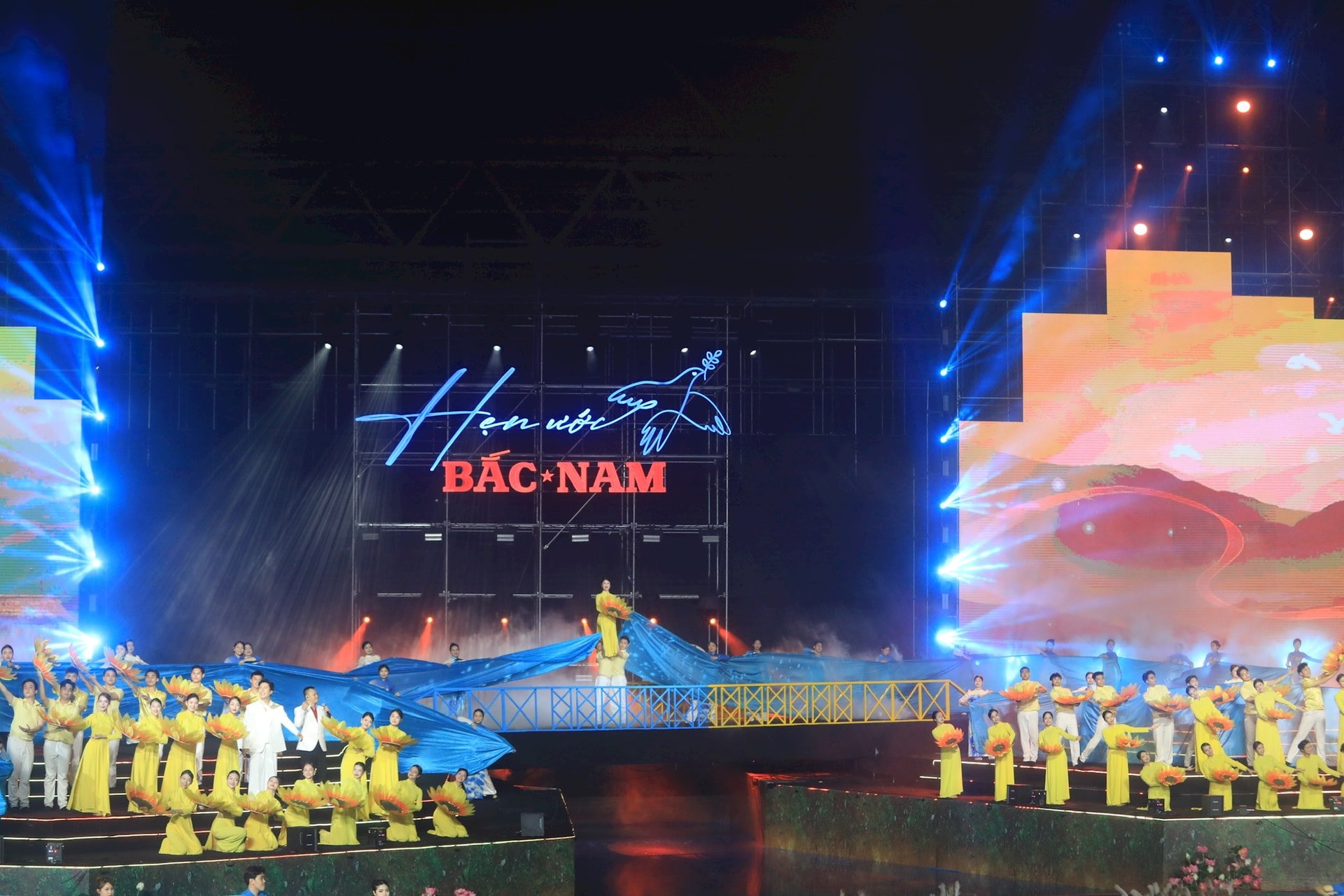 van-nghe-hen-uoc-bac-nam.jpg