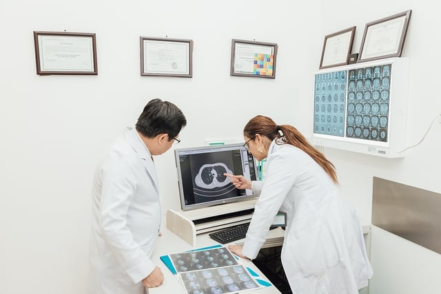 Bác sĩ Basma M’Barek (Bệnh viện FV): nỗ lực đến cùng vì bệnh nhân ung thư- Ảnh 2.