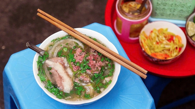 Cách nấu phở ngon tại nhà phong cách Michelin ở Hà Nội- Ảnh 1.