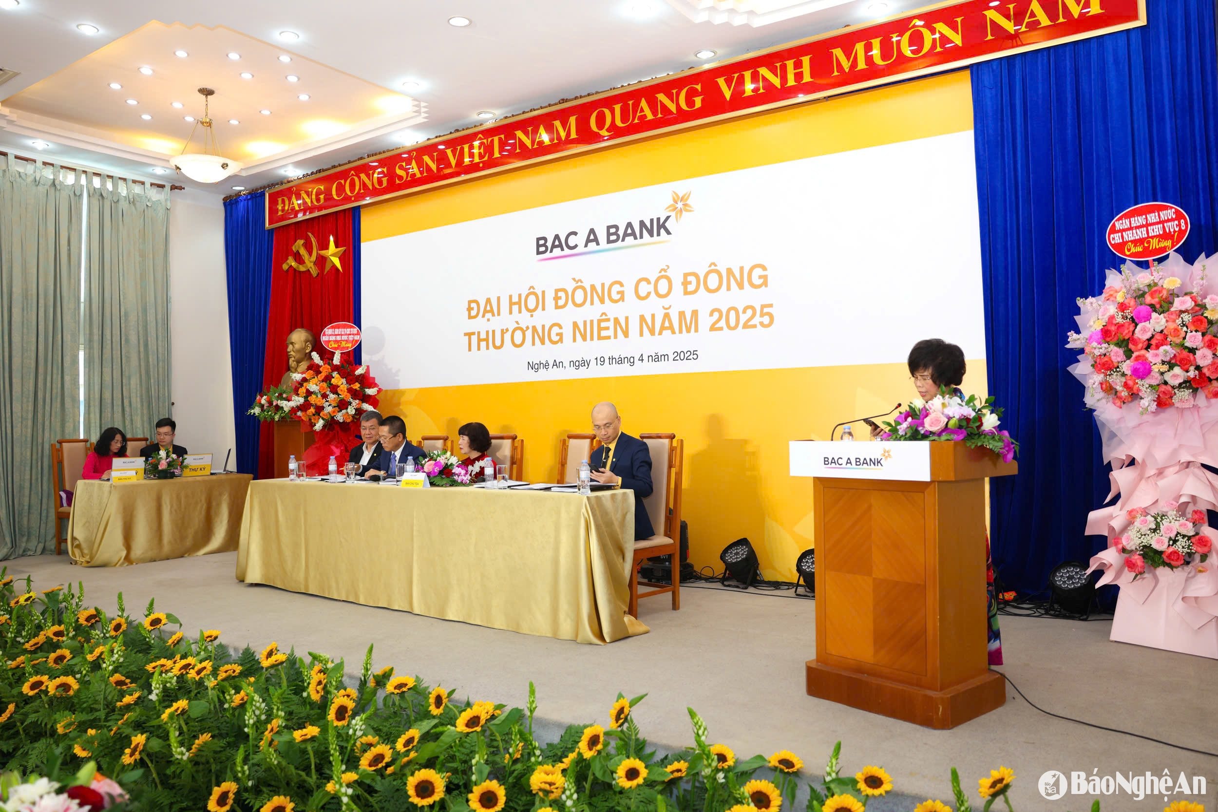 BAC A BANK's General Meeting of Shareholders approved the plan to increase charter capital to VND 12,350 billion. Photo - BAB