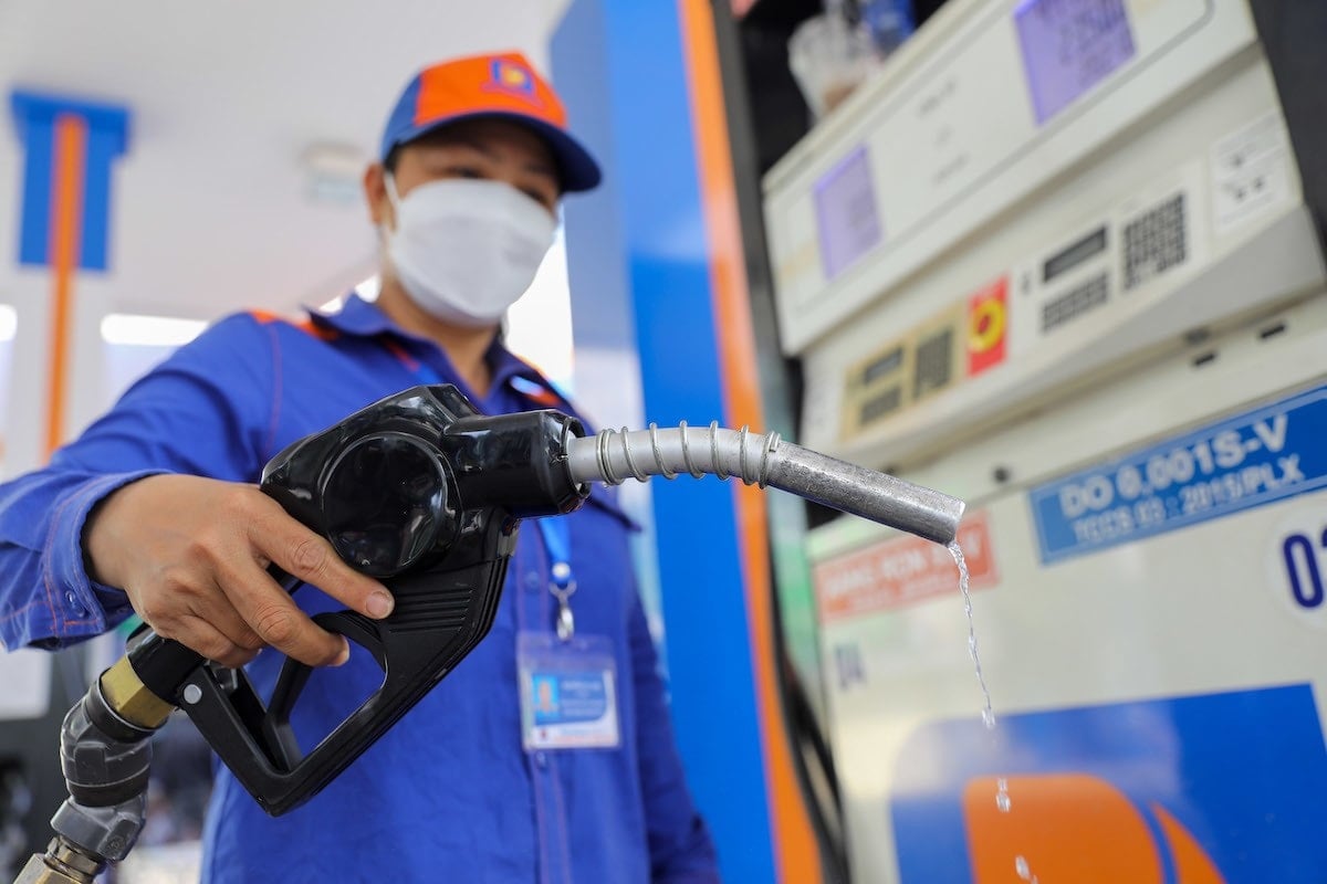 Giá xăng dầu hôm nay 23/4/2025: Dầu thô tăng mạnh