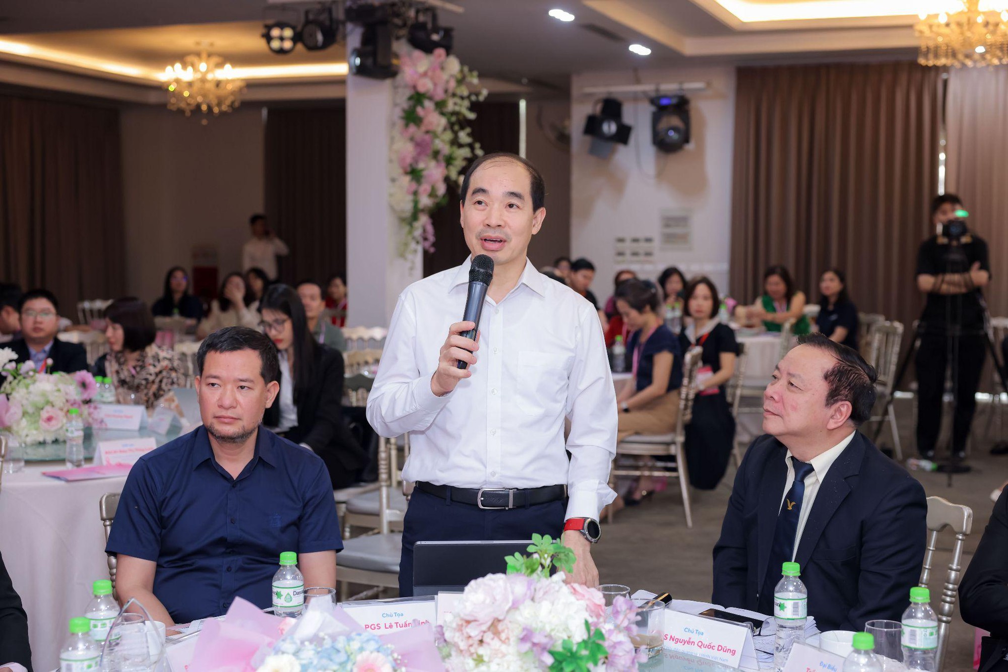 Hội thảo khoa học đổi mới trong chẩn đoán và tầm điều trị ung thư vú- Ảnh 4.