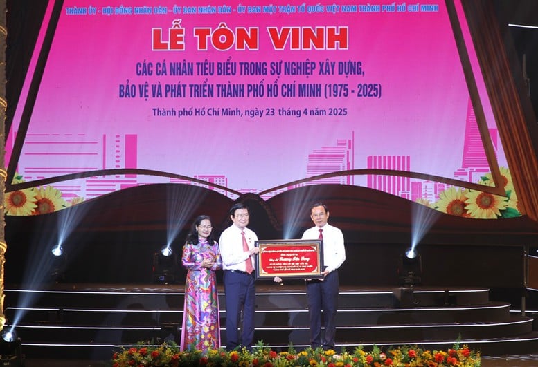 TPHCM vinh danh 60 cá nhân tiêu biểu trong chặng đường 50 năm phát triển- Ảnh 3.