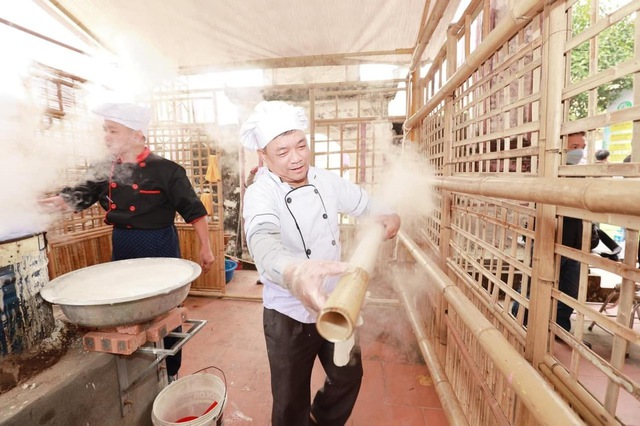 Sẽ có nồi nước dùng 300 lít cho 1.000 bát phở tại Festival Phở 2024 Nam Định- Ảnh 2.