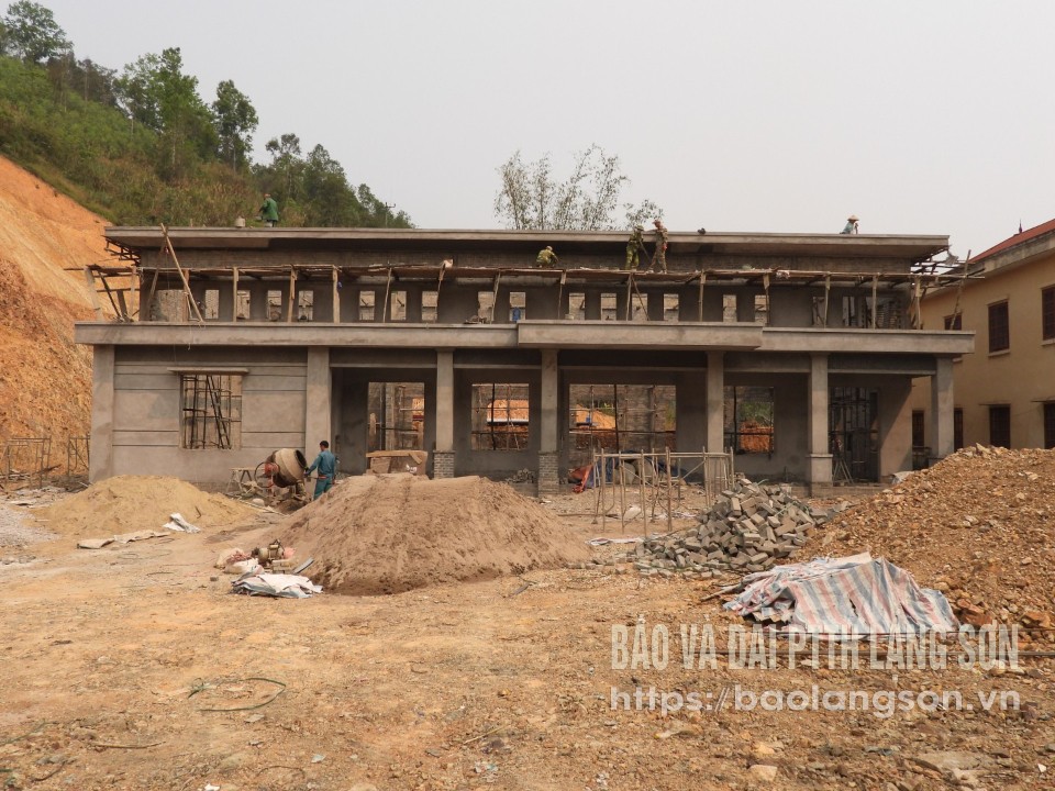 Contractor completes the cultural house project of Hoa Binh commune