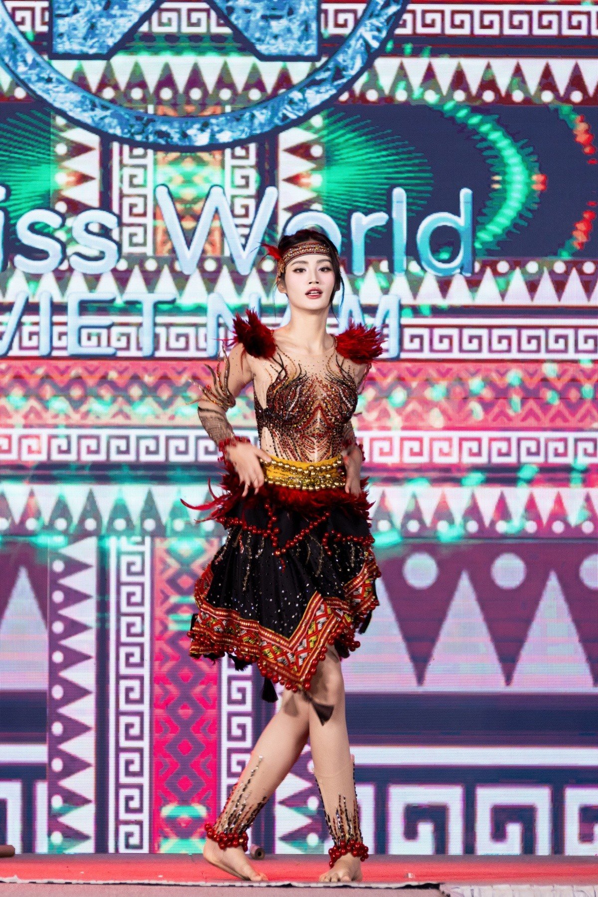 Hoa hậu Ý Nhi hé lộ trang phục đem đến Miss World 2025, có đẹp như kỳ vọng? - Ảnh 8.