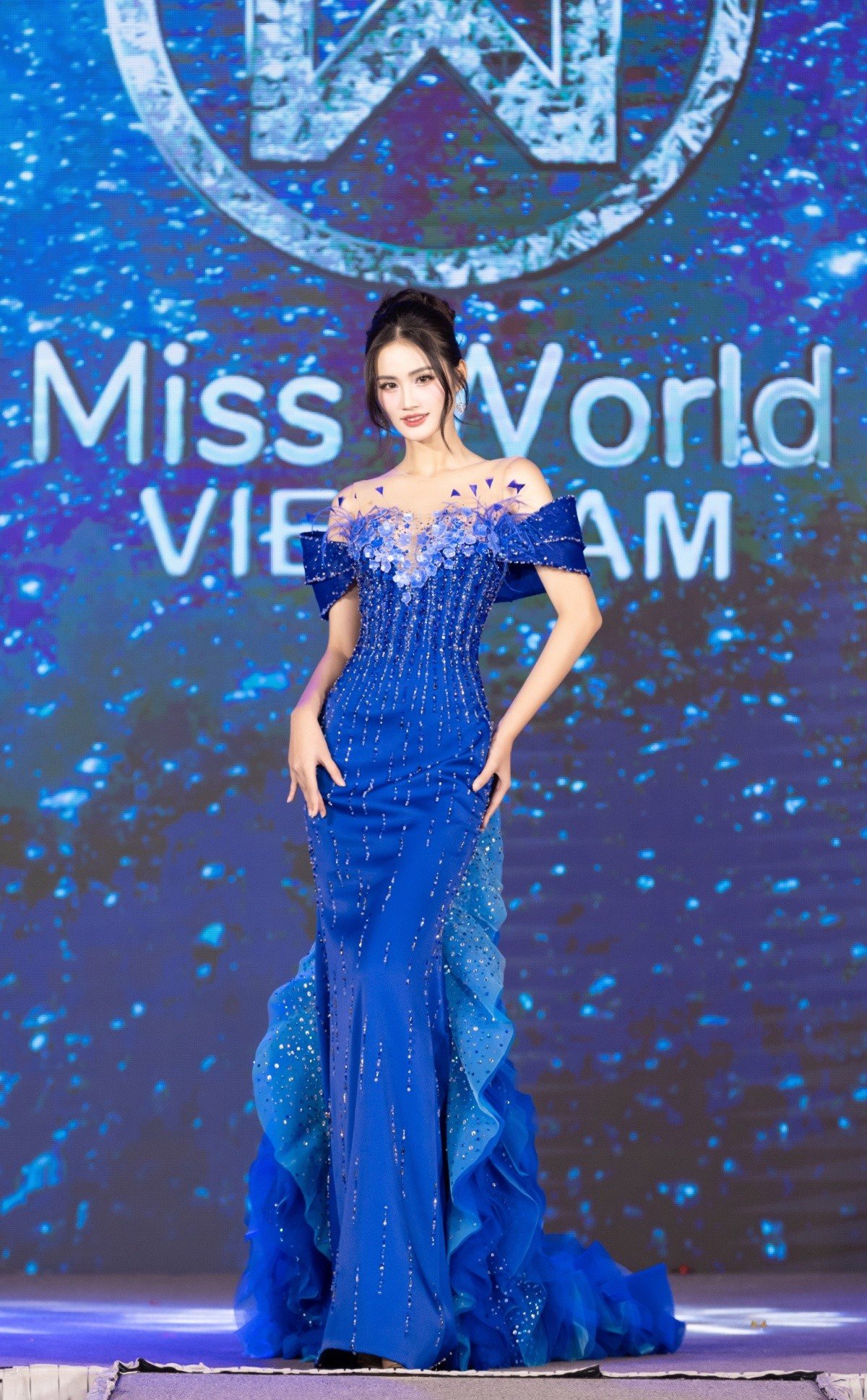 Hoa hậu Ý Nhi hé lộ trang phục đem đến Miss World 2025, có đẹp như kỳ vọng? - Ảnh 1.