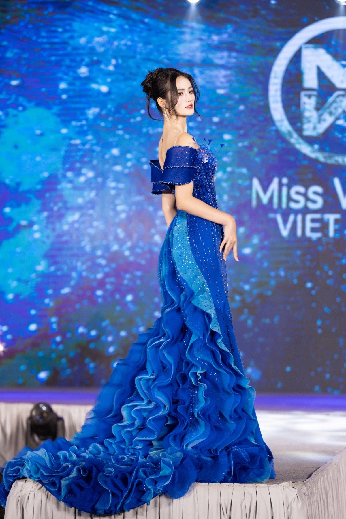 Hoa hậu Ý Nhi hé lộ trang phục đem đến Miss World 2025, có đẹp như kỳ vọng? - Ảnh 2.
