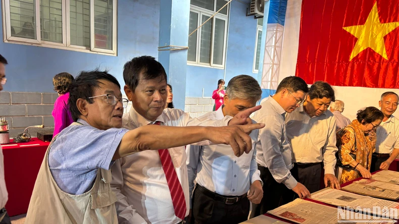 นิทรรศการ 100 ปี การปฏิวัติวงการหนังสือพิมพ์เวียดนามในกวางตรี ภาพที่ 3