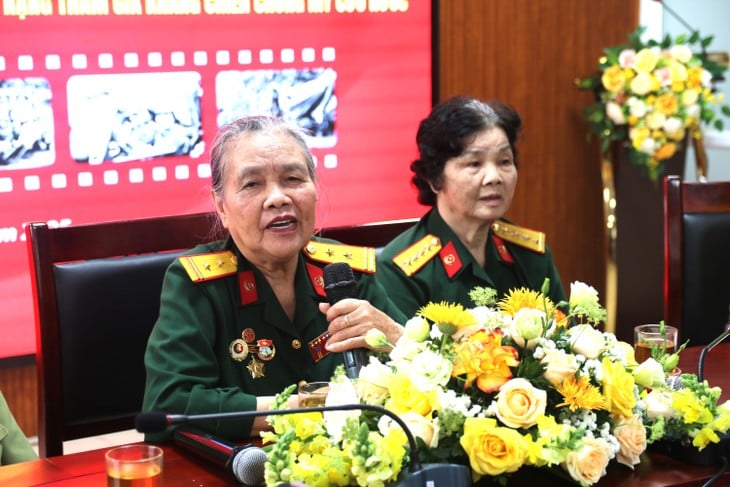 Khongco so lui, tuoi 20 cua nhung nu lai xe vuot lua Truong Son