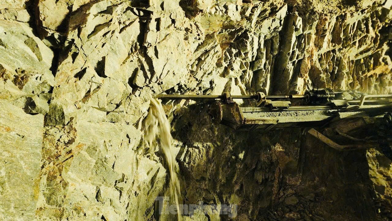 Sắp thông hầm xuyên núi dài nhất cao tốc Bắc - Nam ảnh 16