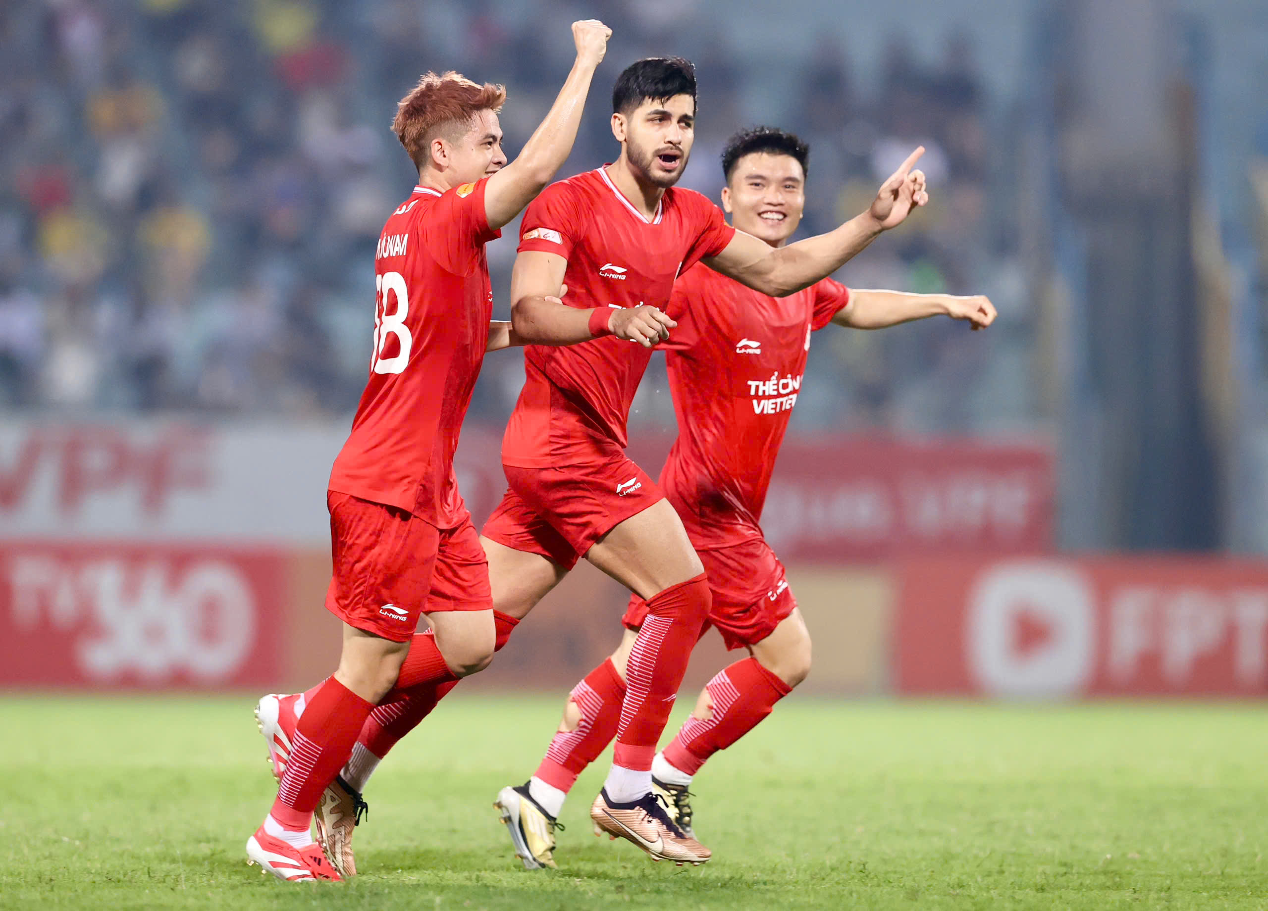 Bảng xếp hạng V-League mới nhất: SLNA lâm nguy, Hà Tĩnh đua vô địch tin được không!- Ảnh 1.