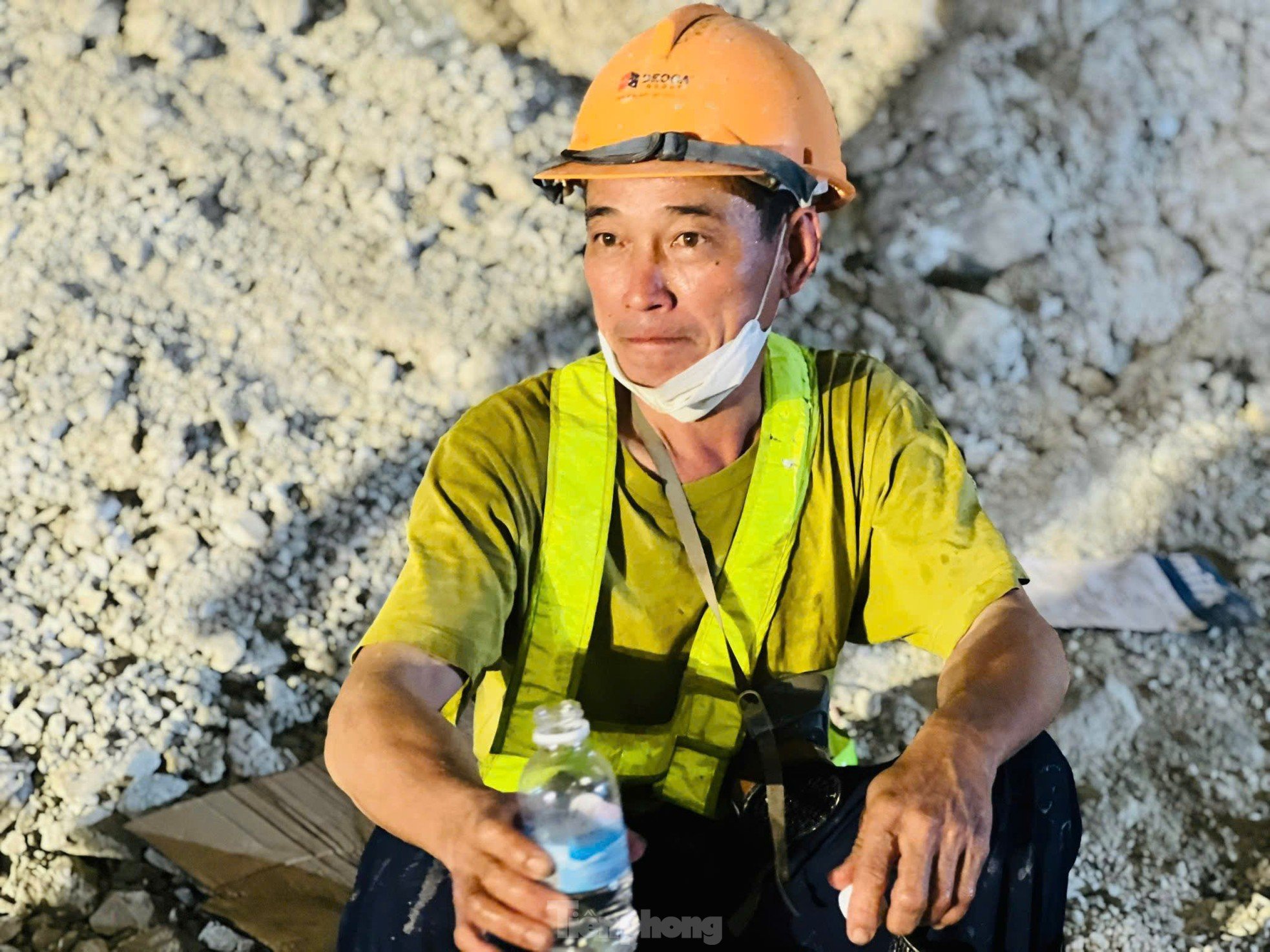 Sắp thông hầm xuyên núi dài nhất cao tốc Bắc - Nam ảnh 23