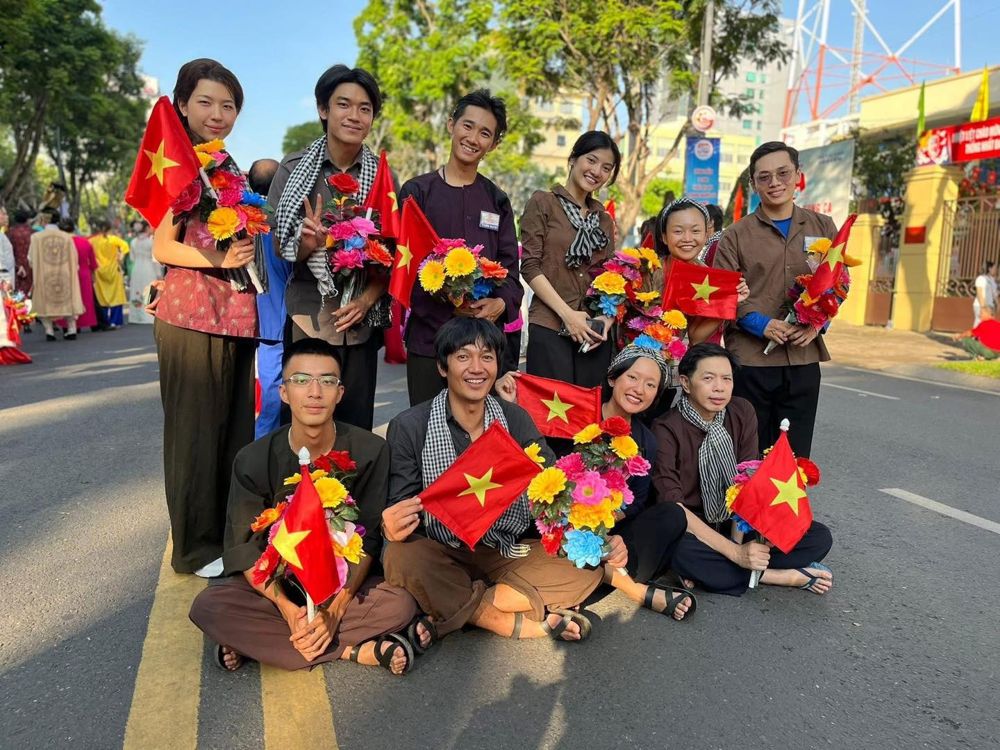Thúy Ngân, Lan Ngọc có mặt từ 3 giờ sáng để tổng duyệt diễu binh, diễu hành- Ảnh 4.