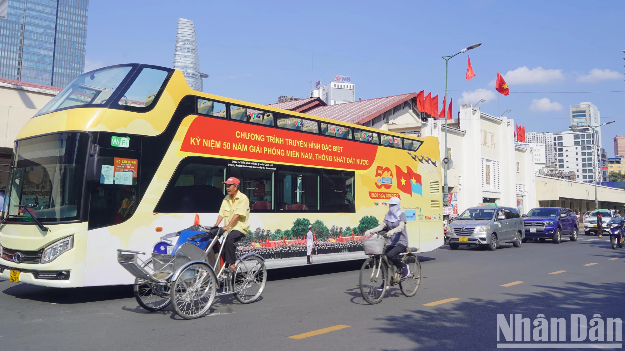 [Ảnh ] Thành phố Hồ Chí Minh: rợp bóng cờ hoa trước thềm đại lễ 30/4 ảnh 13