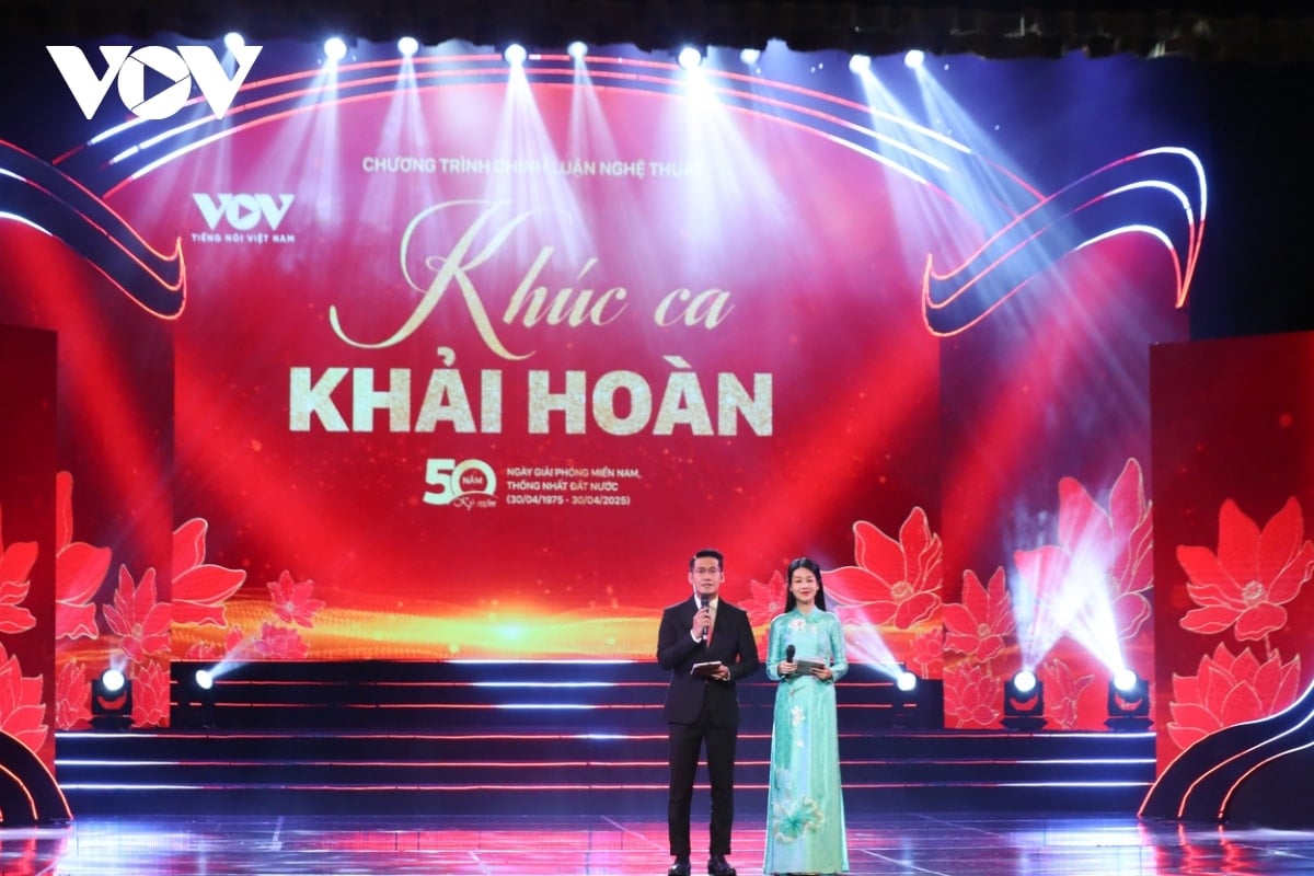 toan canh chuong trinh chinh luan nghe thuat khuc ca khai hoan hinh anh 1