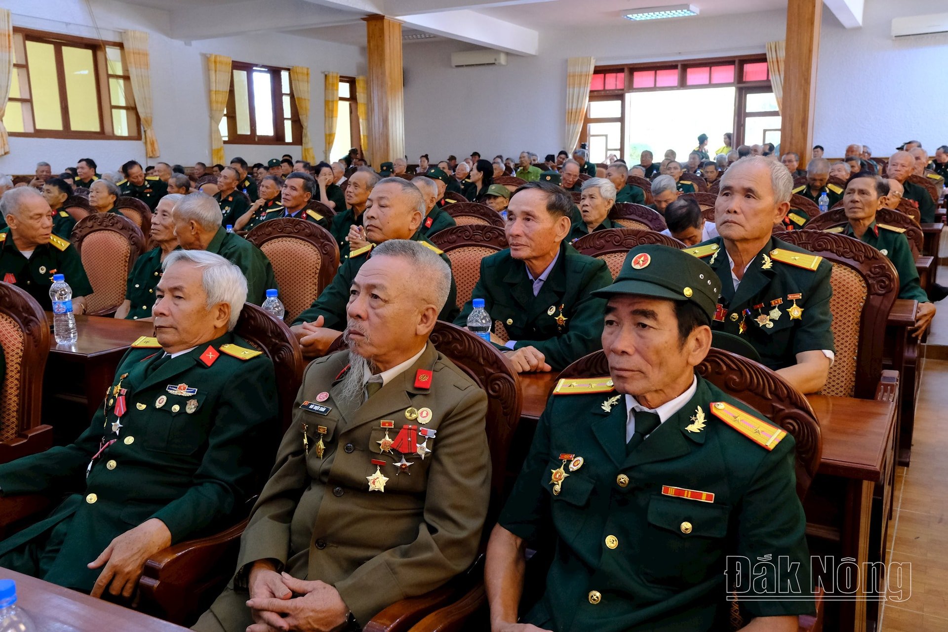 More than 260 outstanding war veterans in the resistance war against America currently living in Dak Nong province attended the meeting.