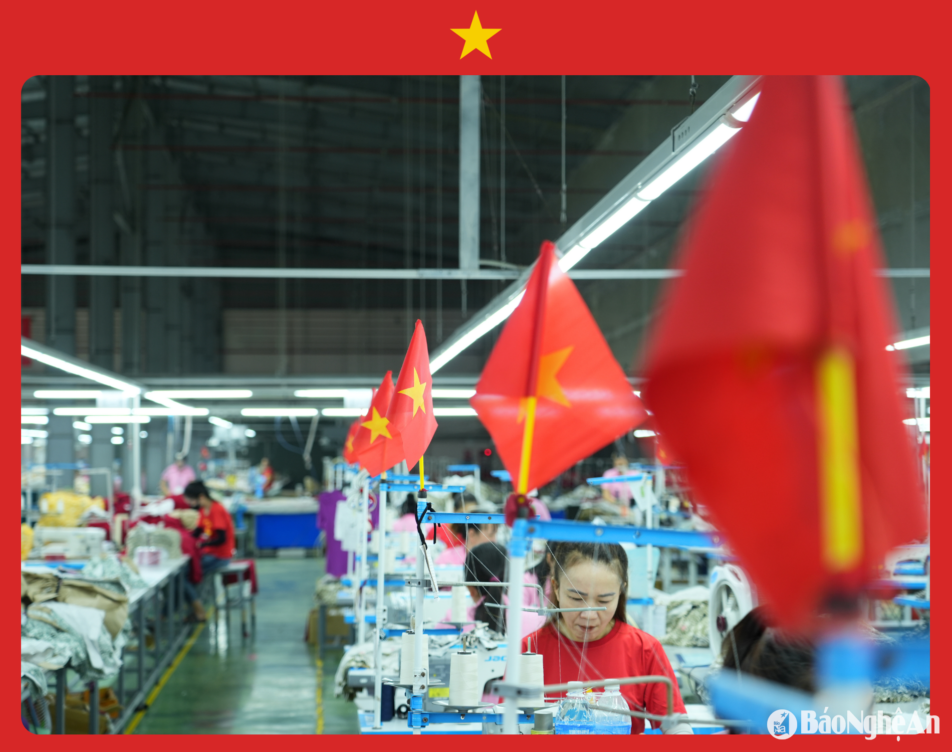 Nghe An factory is bright red. Photo: Diep Thanh00001