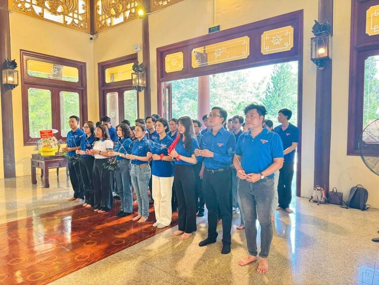 សម្ព័ន្ធយុវជនរបស់ក្រុមហ៊ុនអានយ៉ាង ផៅវ័រ៖ រៀបចំកម្មវិធី "ខ្ញុំស្រឡាញ់មាតុភូមិរបស់ខ្ញុំ"