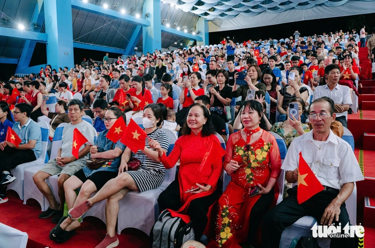 Hát cùng thành phố trẻ - Ảnh 4.