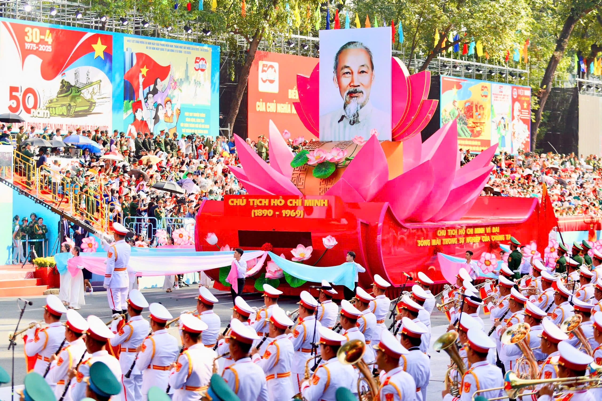 Toàn cảnh buổi tổng duyệt diễu binh, diễu hành ngày 27.4 ở TP.HCM- Ảnh 7.