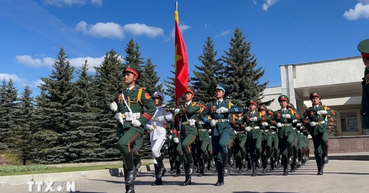 Vững bước chân Bộ đội Cụ Hồ trên Quảng trường...