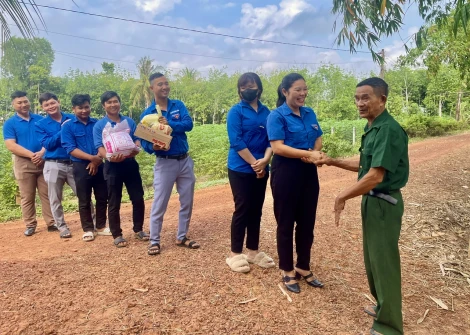 “Tiếp lửa” truyền thống cho thanh niên