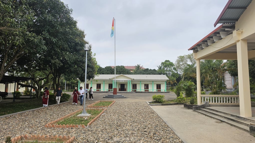 Quang cảnh di tích trụ sở Chính phủ Cách mạng lâm thời Cộng hòa miền Nam Việt Nam tại thị trấn Cam Lộ, huyện Cam Lộ (tỉnh Quảng Trị)