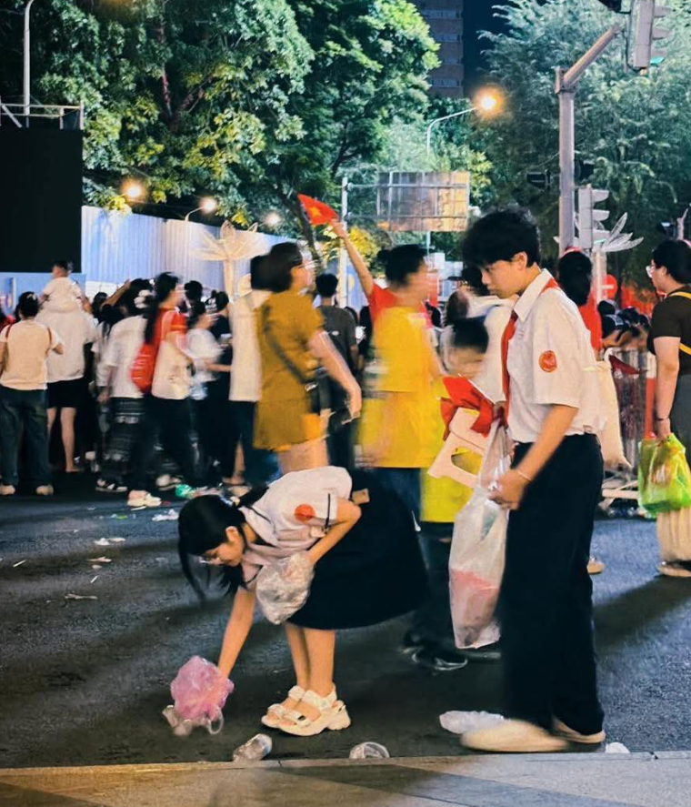 Việc tốt lành nhỏ bé: Khi học trò gieo hạt mầm trách nhiệm - 1