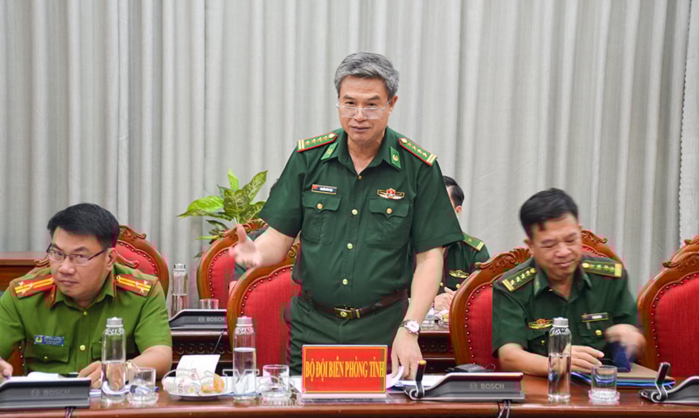 លោកវរសេនីយ៍ឯក Nguyen Van Ngoc មេបញ្ជាការរងនៃបញ្ជាការដ្ឋានឆ្មាំព្រំដែនខេត្តបានស្នើដំណោះស្រាយដើម្បីប្រយុទ្ធប្រឆាំងនឹងការនេសាទ IUU។