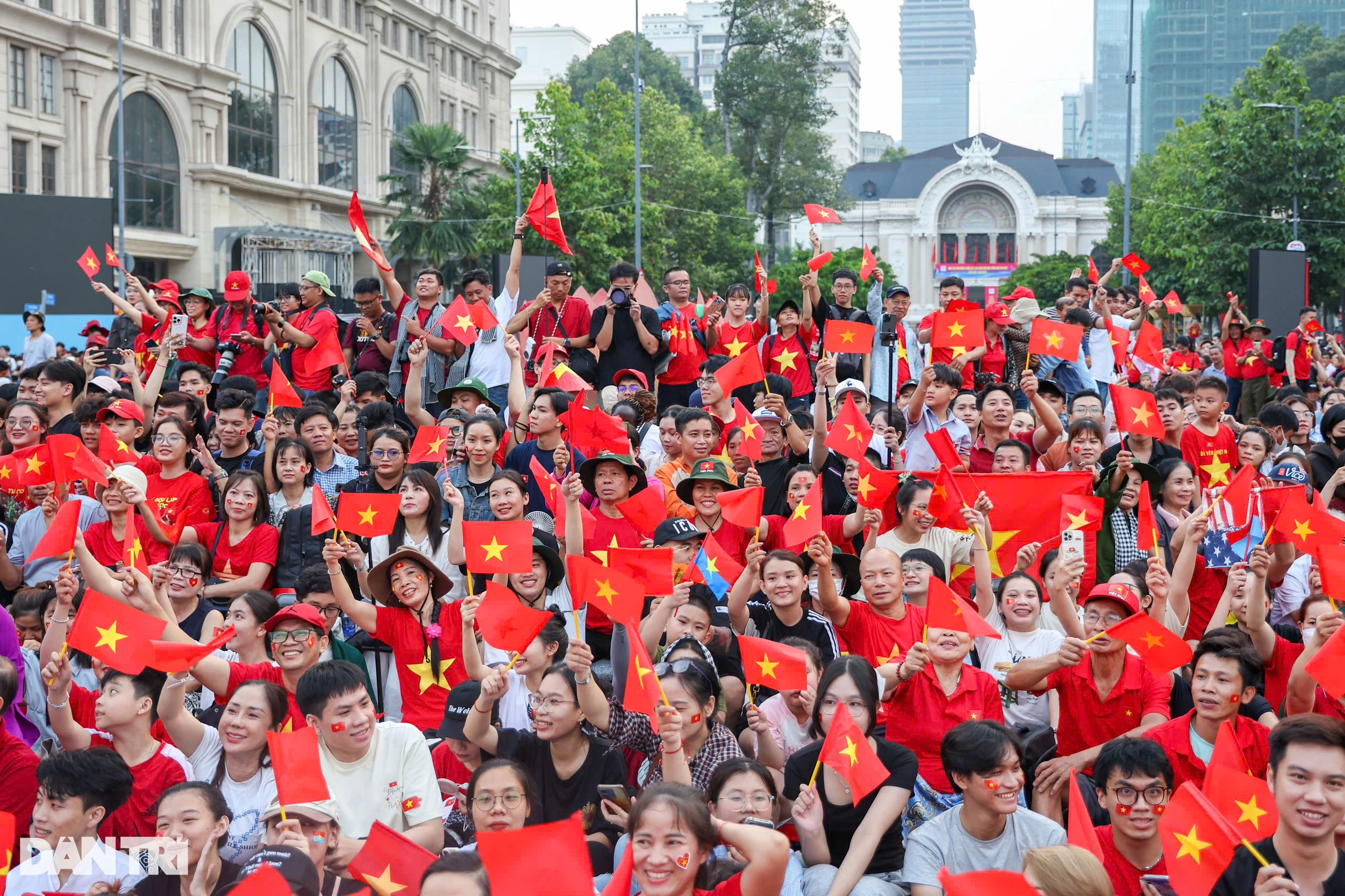 Lingering emotions after the grand ceremony celebrating the 50th anniversary of national reunification