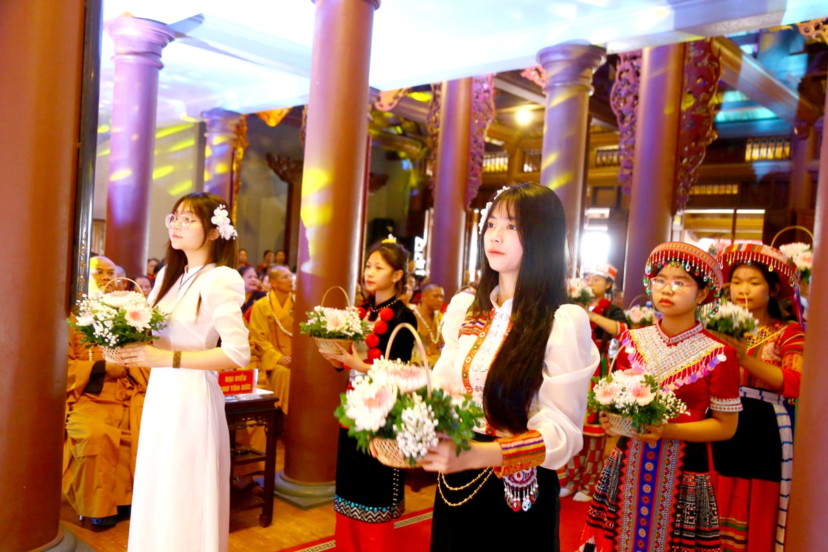 Các nghi lễ chính thức tại Đại lễ Phật đản.
