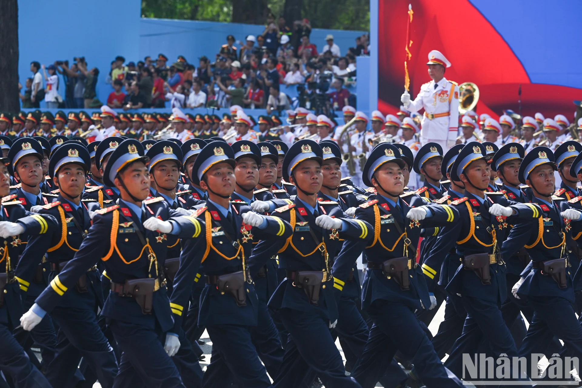 [Ảnh] Toàn cảnh lễ diễu binh, diễu hành kỷ niệm 50 năm Giải phóng miền nam, thống nhất đất nước ảnh 34