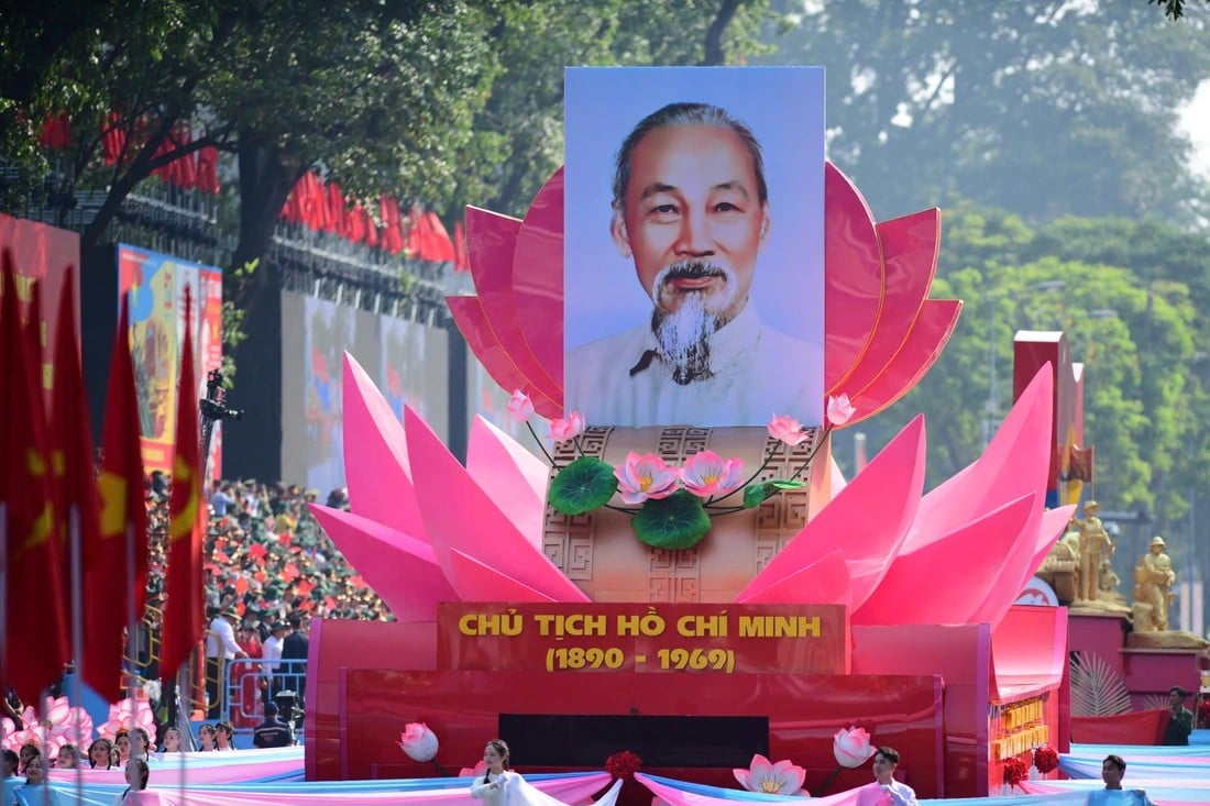 [Ảnh] Lễ diễu binh, diễu hành kỷ niệm 50 năm thống nhất đất nước