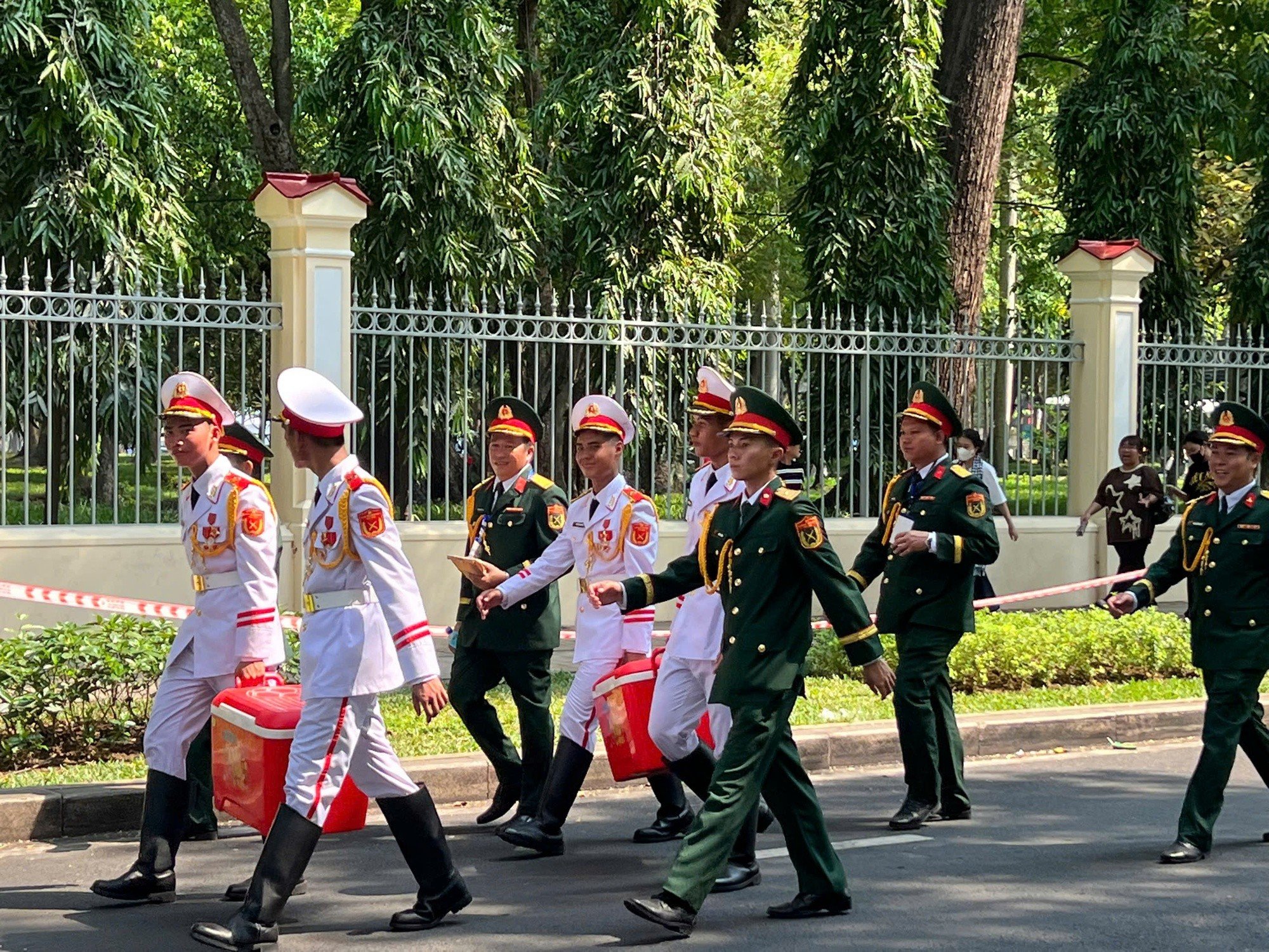 Niềm vui của các chiến sĩ khi hoàn thành nhiệm vụ - Ảnh: VGP/Lê Tuấn