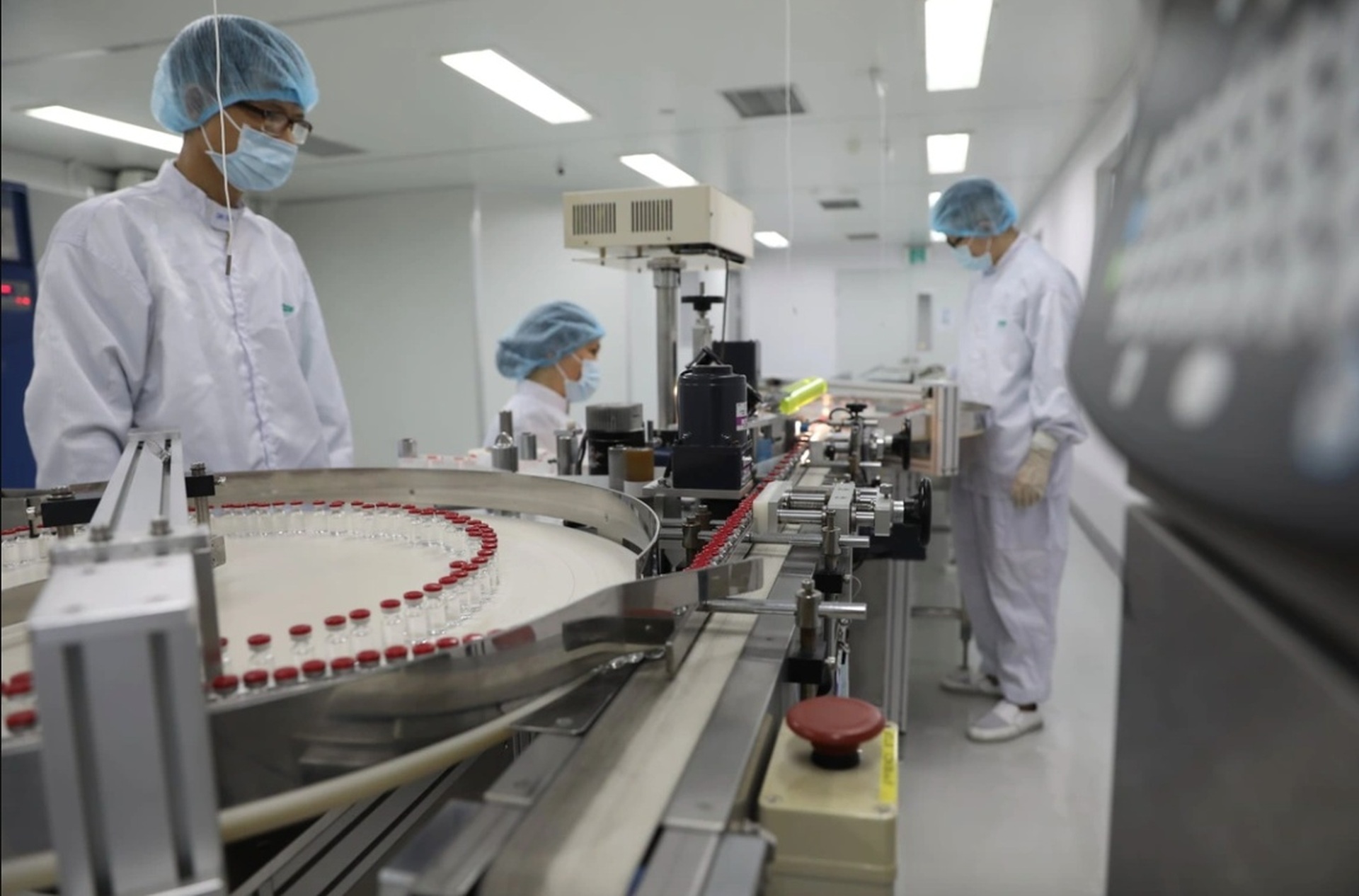 Vaccine made-in Vietnam: Những viên gạch đầu tiên và giấc mơ xuất khẩu - 10