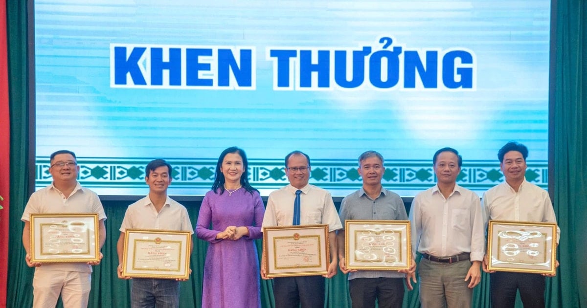 សិក្ខា​សាលា​អក្សរសាស្ត្រ និង​សិល្បៈ Dak Nong ស្រប​តាម​លំហូរ​របស់​ប្រទេស
