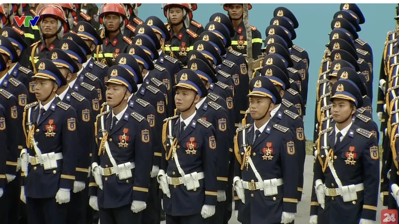 [Ảnh] Lễ chào cờ kỷ niệm 50 năm Ngày Giải phóng miền nam, thống nhất đất nước ảnh 2