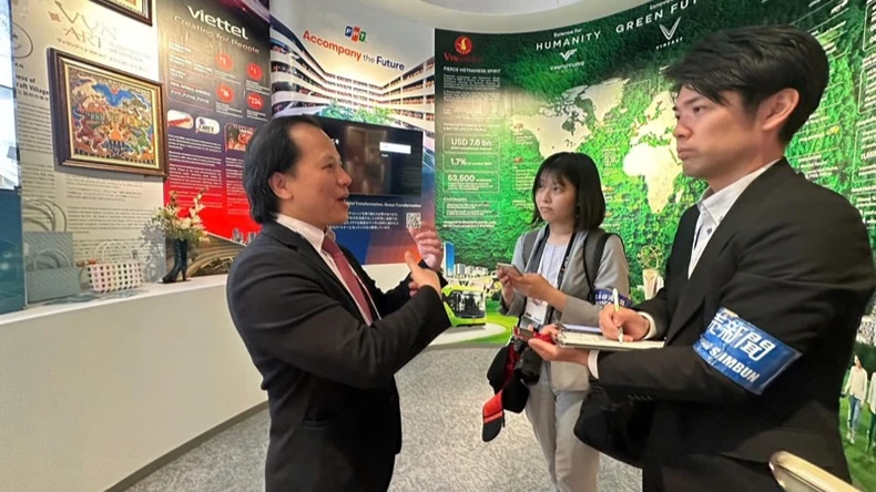 Hơn 5.000 khách quốc tế tham quan Nhà triển lãm Việt Nam tại EXPO 2025 tại Nhật Bản cùng chung vui kỷ niệm Ngày 30/4 ảnh 6