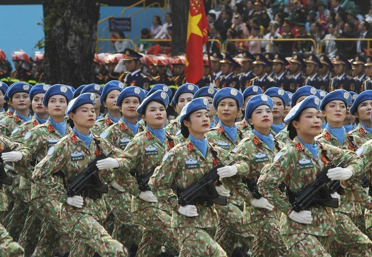 [Ảnh] Diễu binh, diễu hành kỷ niệm 50 năm thống nhất đất nước
