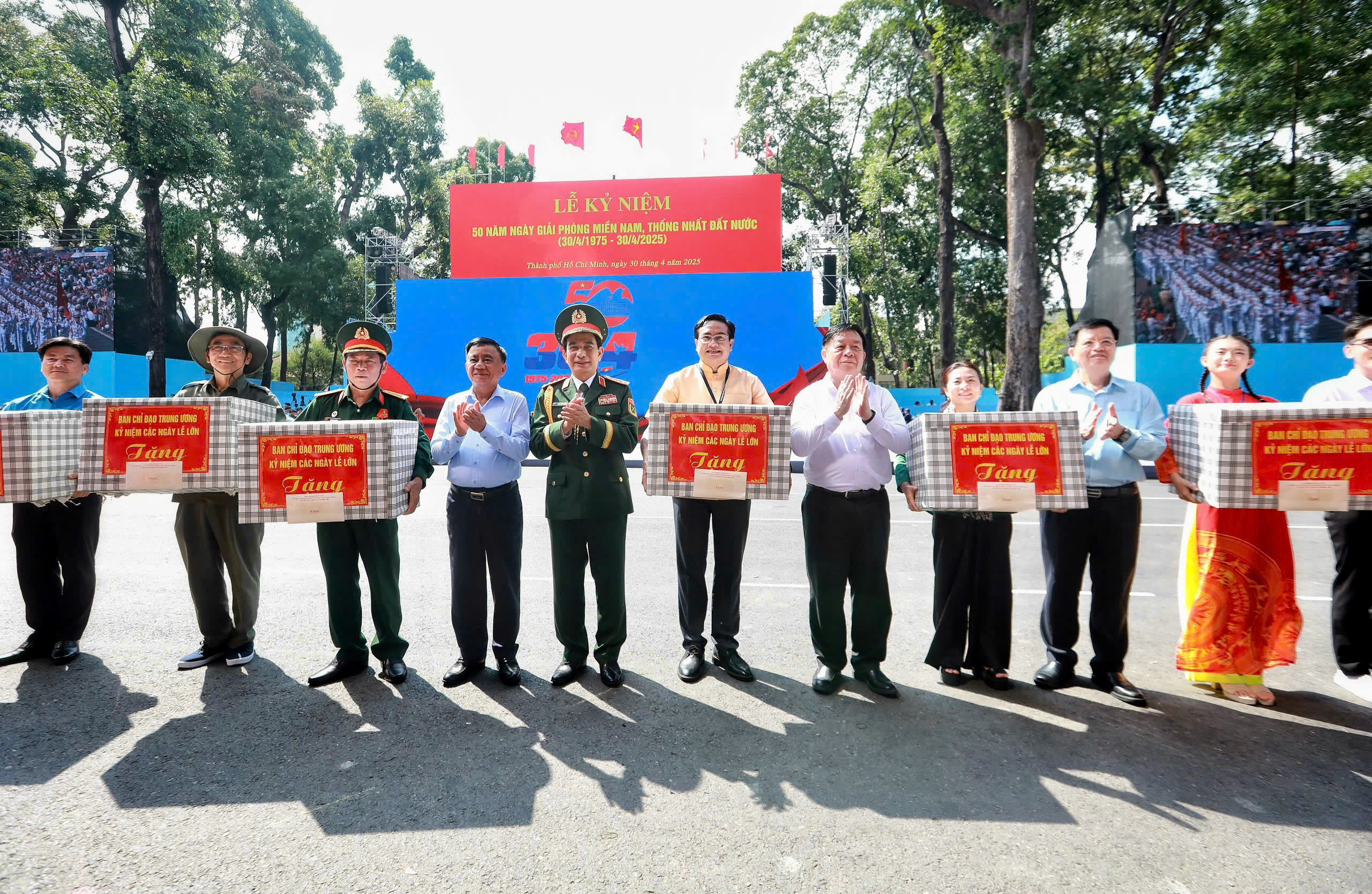 Toàn cảnh buổi tổng duyệt diễu binh, diễu hành ngày 27.4 ở TP.HCM- Ảnh 5.